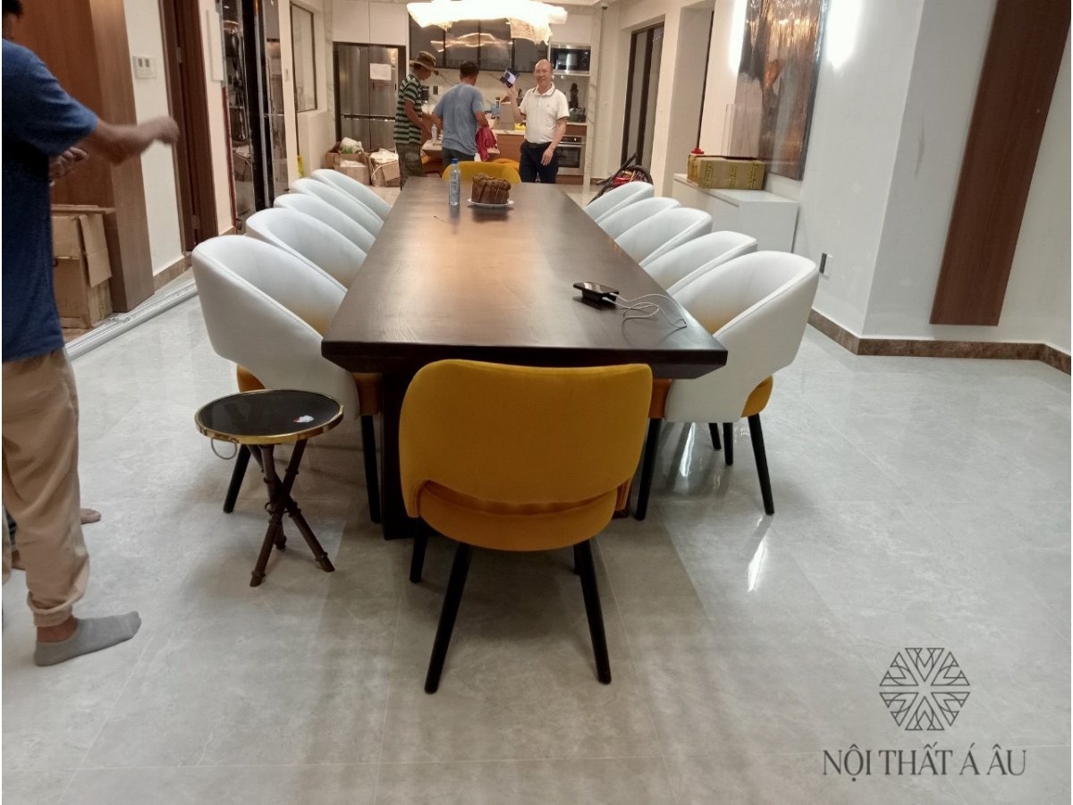 Bàn Ăn Dài Tiếp Khách Sang Trọng