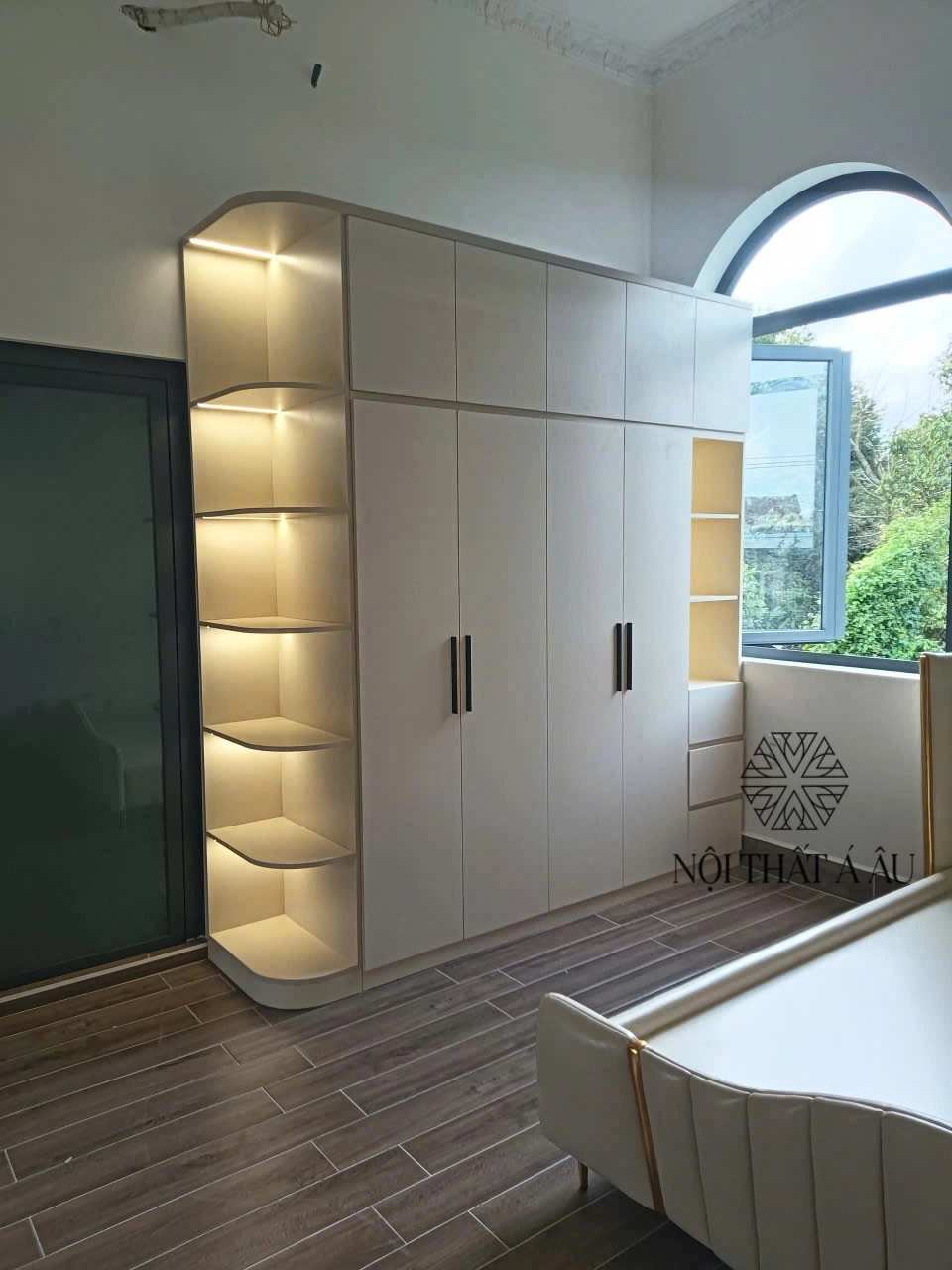 Tủ Đồ Phòng Ngủ Màu Trắng Có Đèn Led